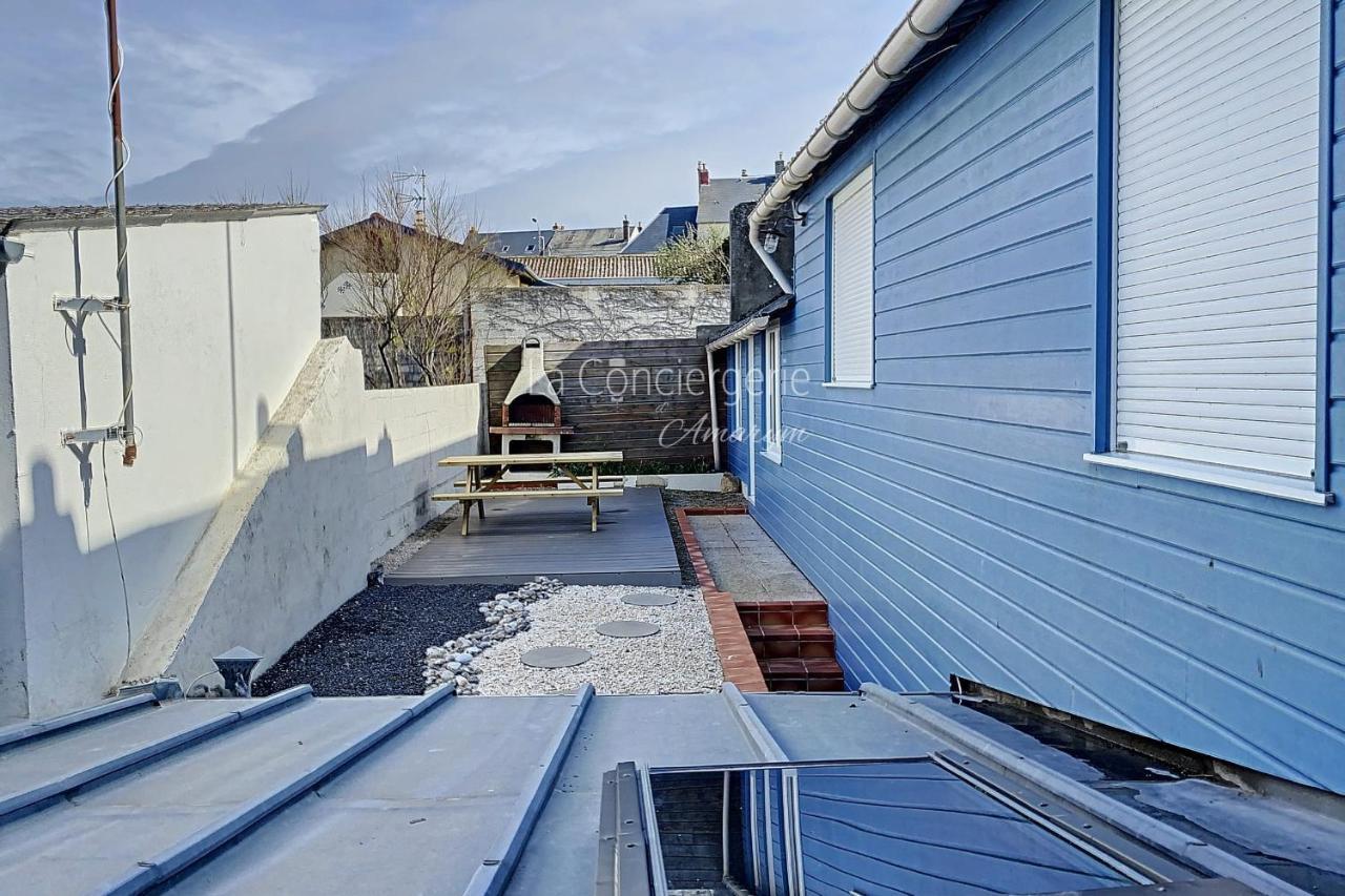 Am 57 - The Blue House Villa Ault Eksteriør bilde